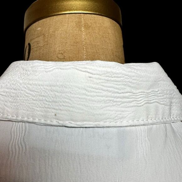 Vintage Sandra Fashions White Textured Button-Up Short sleeve Shirt size Medium - Picture 4 of 14